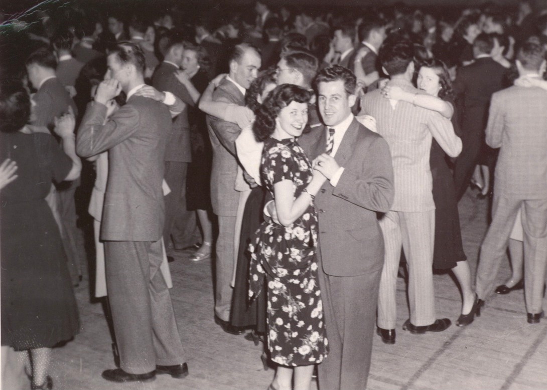 RF-Wedding.jpg (174887 bytes)