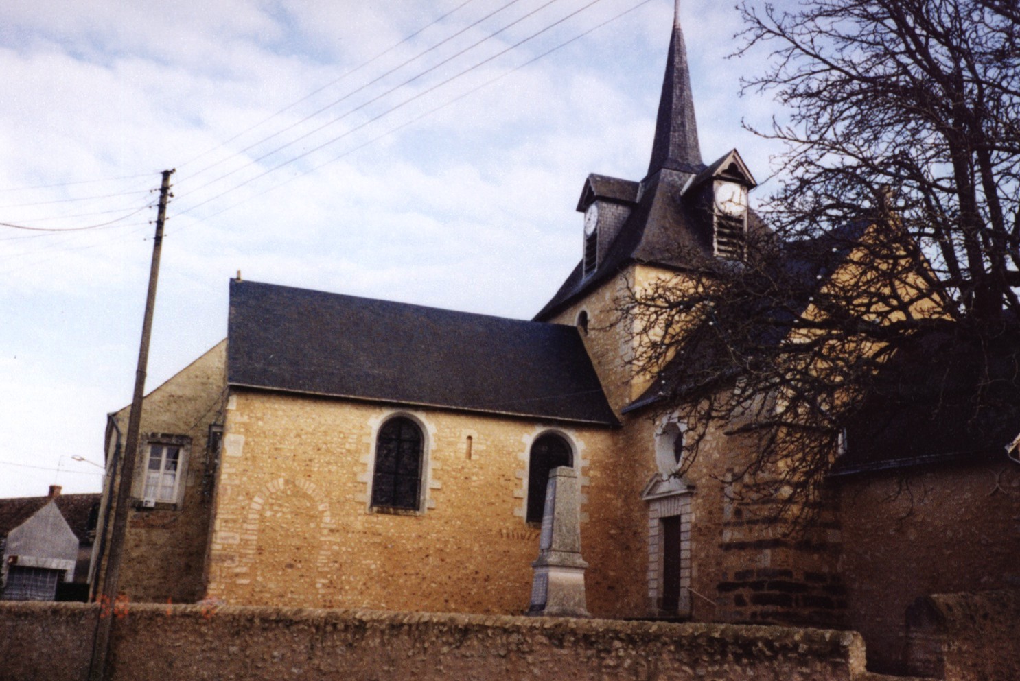 tasse church.jpg (347735 bytes)